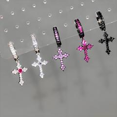 ‌甜辣风重工十字架爱心吊坠y2k耳环女潮酷耳圈耳扣饰品批发