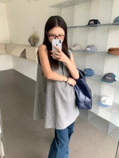 С���OӋ�Ђ�߅�~�۱����B��ȹŮ�ļ��������e�o��A�ֶ�ȹС����