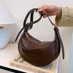 韩系大容量软皮饺子包包女2025新款时尚复古软皮腋下包休闲斜挎包