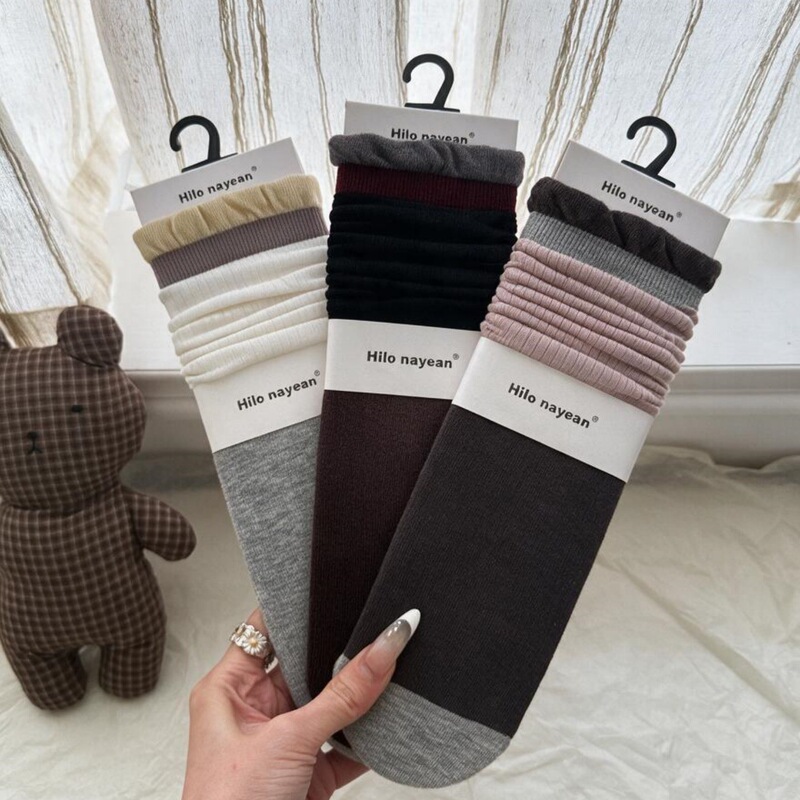 Contrast color lace socks for women, autumn and winter color-blocked ruffled mid-calf socks, Maillard vertical stripe stacked socks to pair with loafers