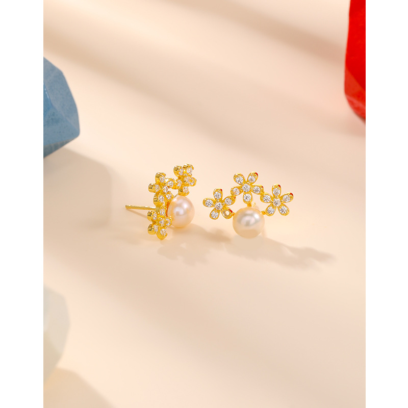 S925 plata esterlina de agua dulce perla Stud pendientes hembra verano luz lujo nicho temperamento flor pendientes 6-7mm pan al vapor perlas