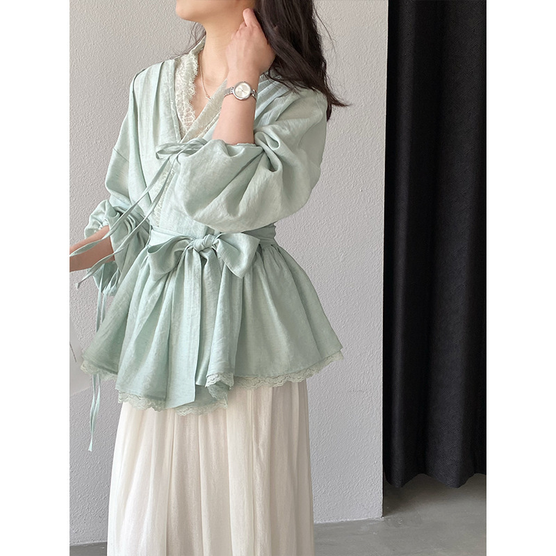 Jiangzuo's Color Scheme Is a Hit: French-Style Heavy-Duty Lace-Up Shirt for Women, Spring Collection, V-Neck Lace Patchwork Blouse, Model 6507