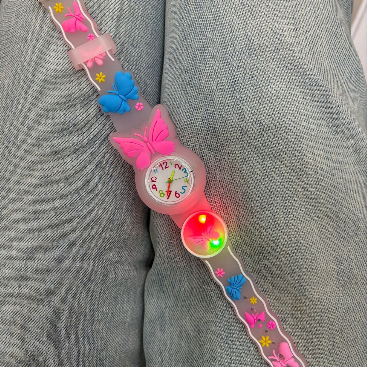 Manufacturer Wholesale Cartoon Butterfly Jelly Watch Small Gifts Cross-Border Quartz Watch Student Children's Watch Can Be Ordered