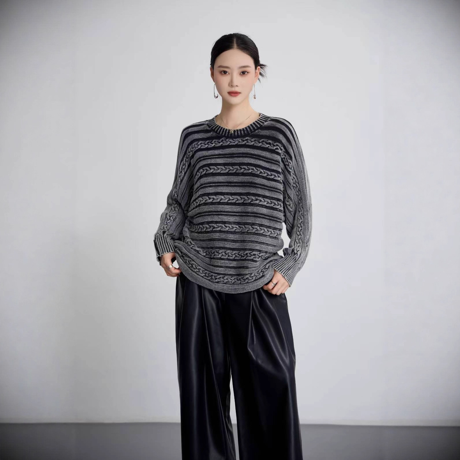 Europa y los Estados Unidos transfronterizos de cuello redondo jersey de torsión de mujer overhead nuevo retro otoño invierno hacer suéter de mujer viejo vestido exterior image 1