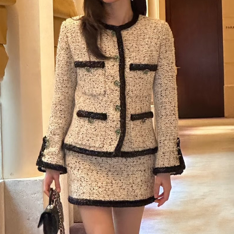 Shenzhen Nanyou Goods~26 Autumn/Winter New Product: Women's Tweed Jacket and Skirt Set in Chanel Style Shenzhen Nanyou Goods~26 Autumn/Winter New Product: Women's Tweed Jacket and Skirt Set in Chanel Style