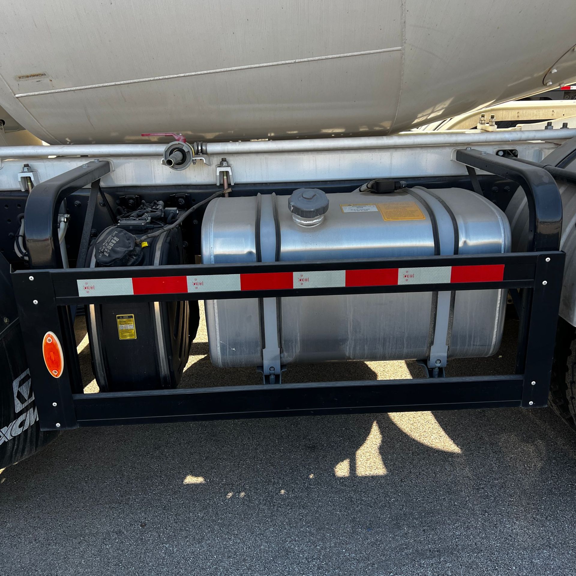Howo Cross-Border Export Semi-Trailer Bulk Cement Tank Ash Tanker Mortar Concrete Transport Mixing Tank