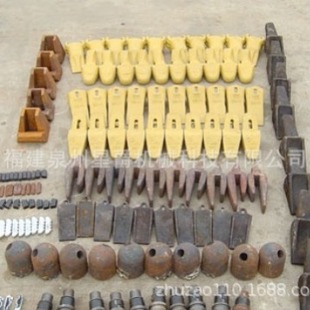 Quanzhou excavator four-wheel belt supporting wheel rail assembly bucket bucket tooth bulldozer supporting wheel supporting sprocket