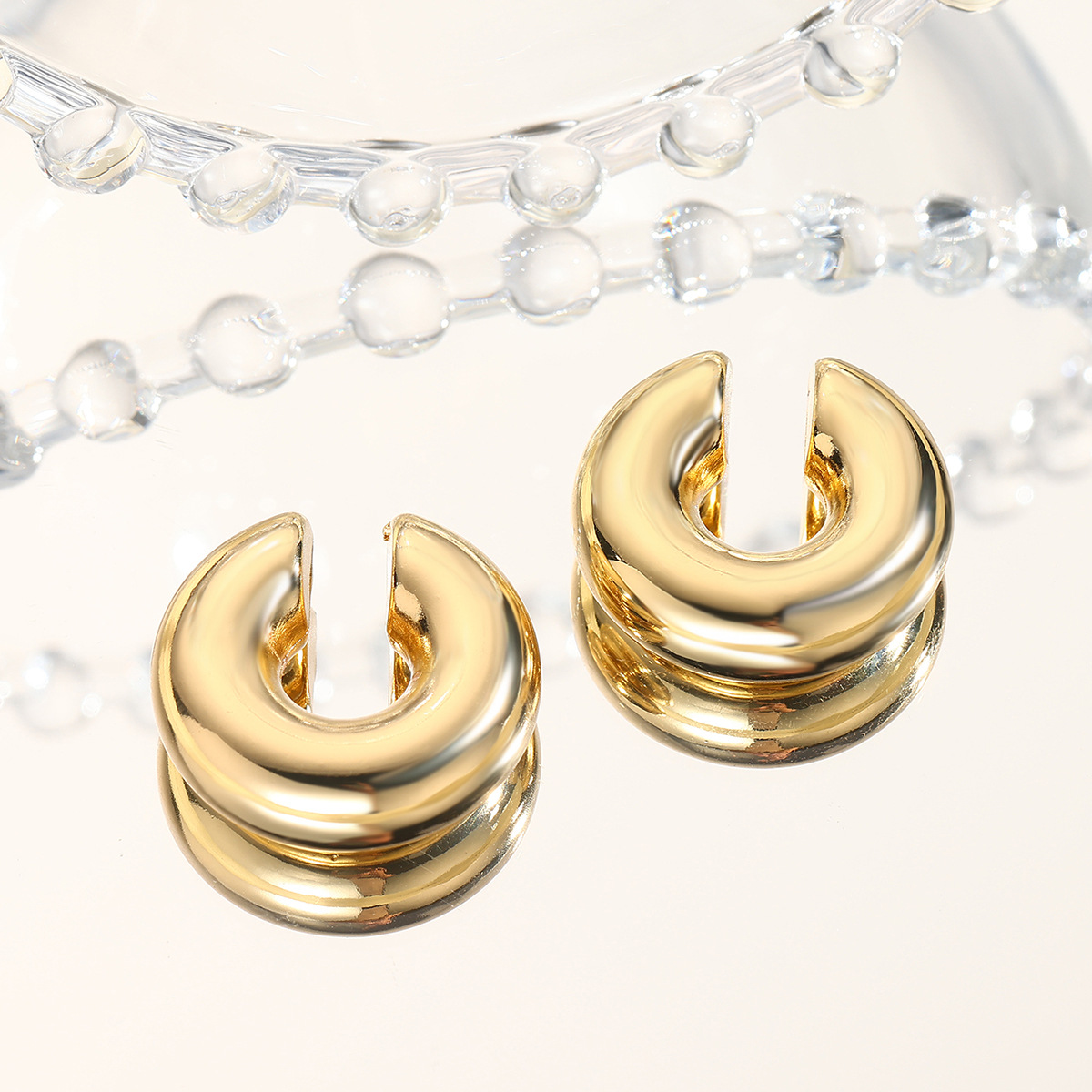 vendita calda moda esagerata a forma di C clip orecchio osso ins stile vendita calda personalizzato acrilico clip orecchio non forato_voghion.com