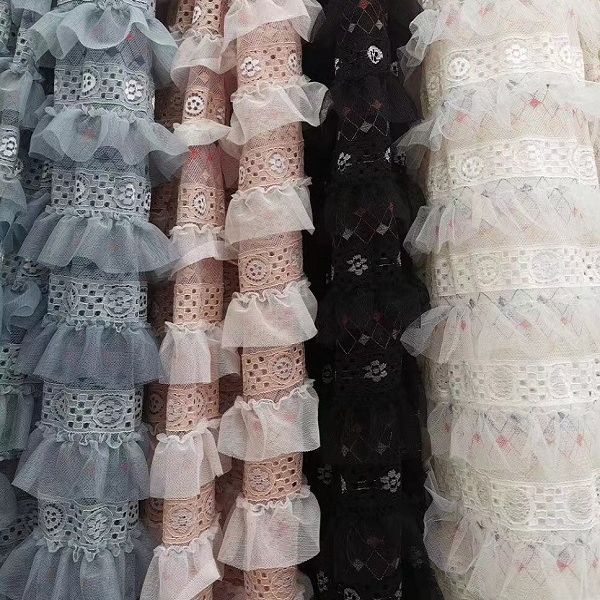 厂家直销新款洛丽塔高档童装蕾丝网纱布料 刺绣面料 铜钱花钩花绣