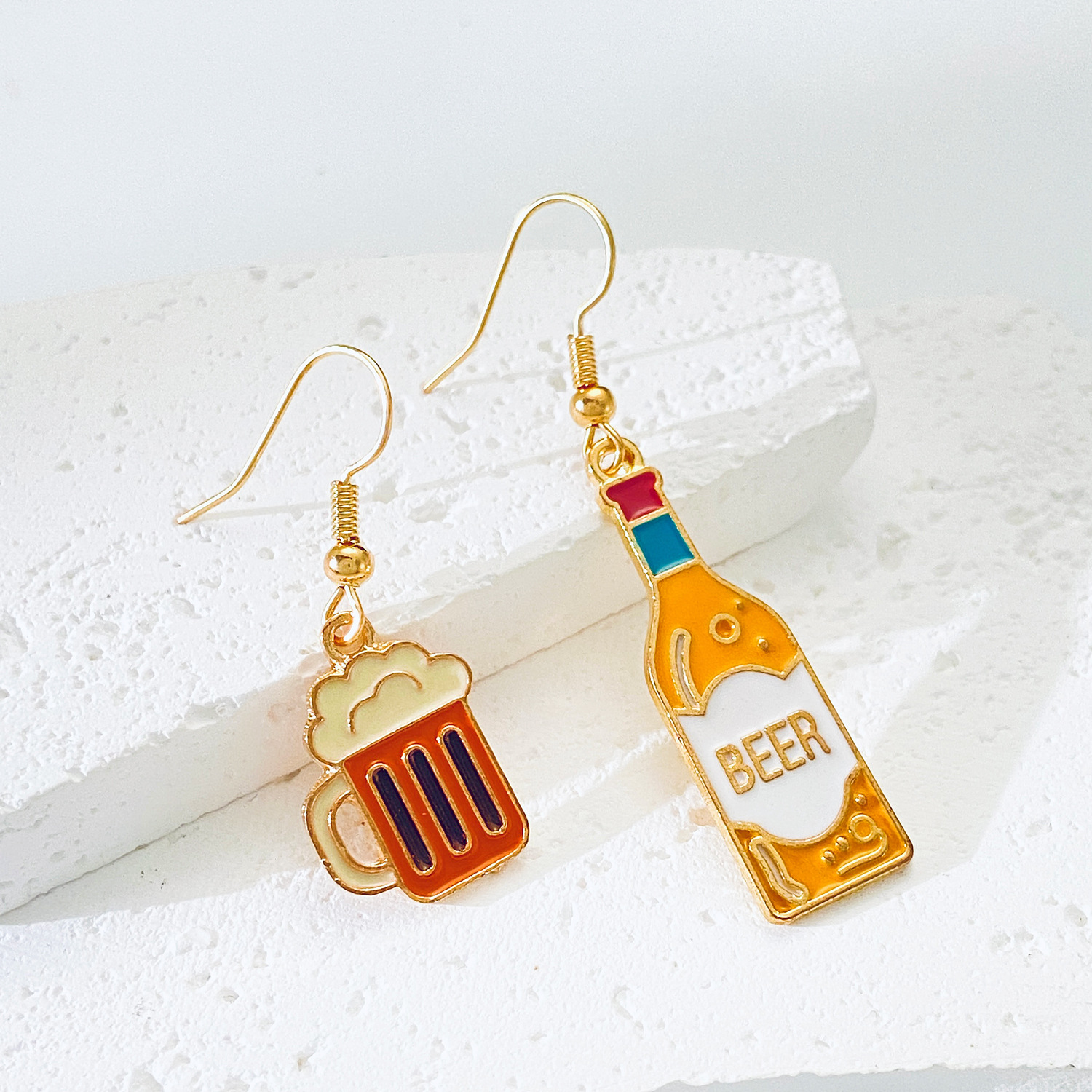 Nouvelle simulation avec un design créatif féminin, boucles d'oreilles de style acrylique, boucles d'oreilles de festival de la bière_voghion.com