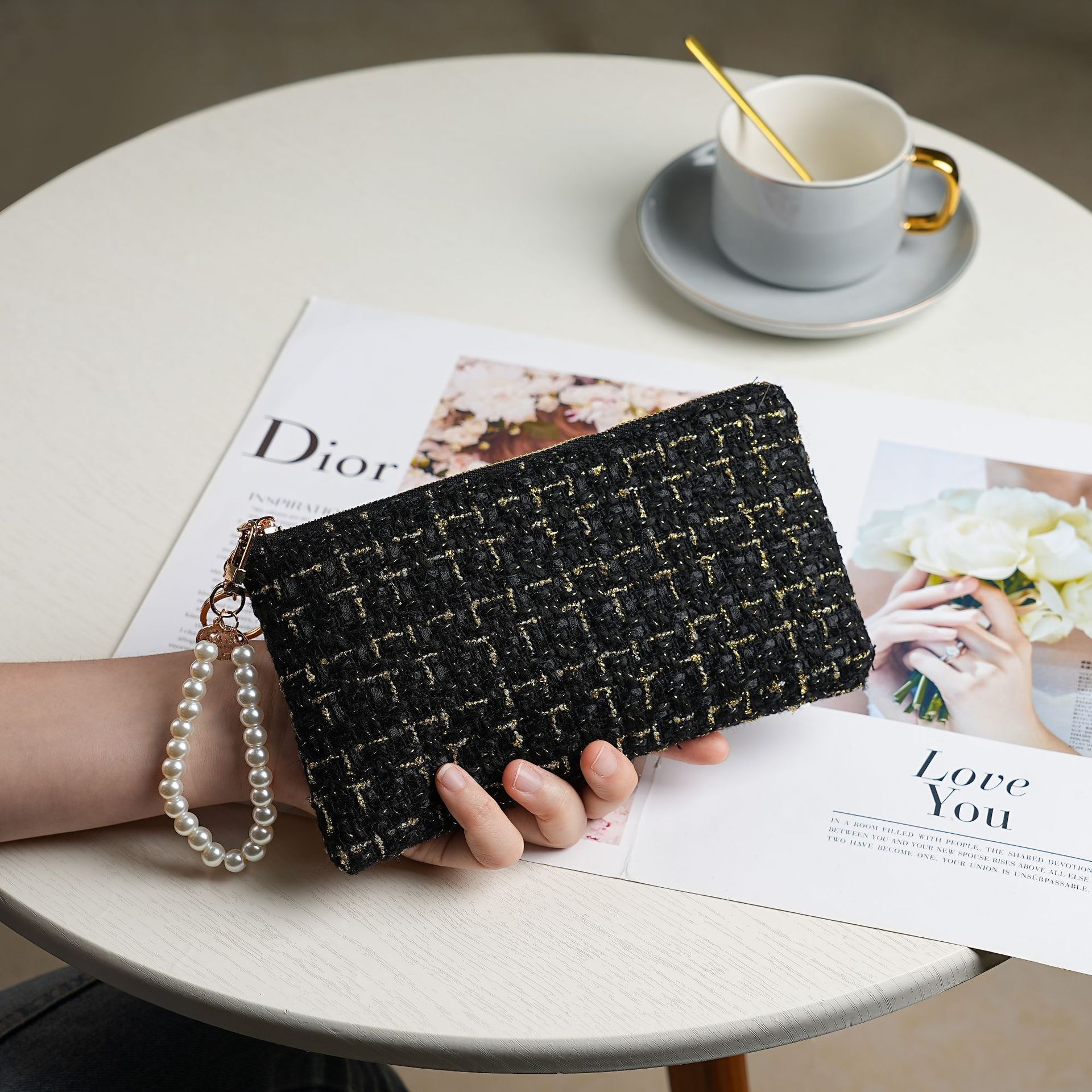 롱 블랙 + 진주 손목