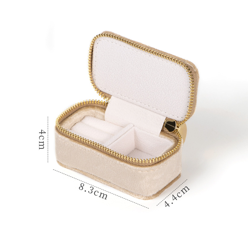En stock transfronterizo al por mayor superior producto meichuang tamaño pequeño franela Mini caja de joyería pequeña caja de anillo coreano portátil celebridad de Internet