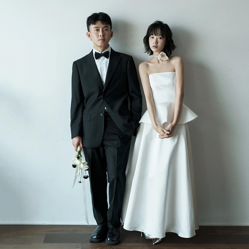 Vestido de boda ligero de pecho francés, vestido de novia simple, certificado de registro de satén, vestido blanco, vestido de compromiso blanco