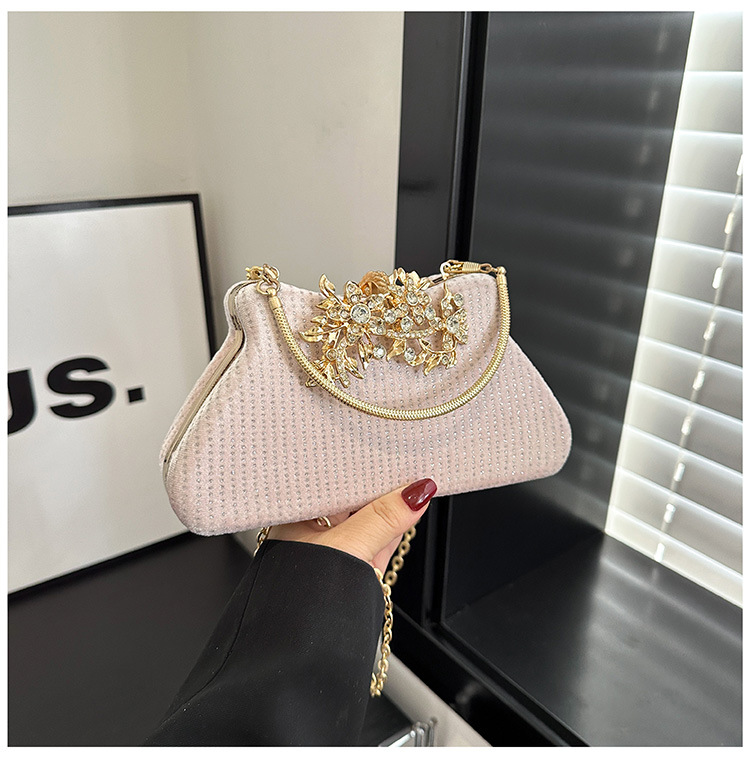Women's Small Pu Leather Solid Color Elegant Vintage Style Lock Clasp Evening Bag display picture 3