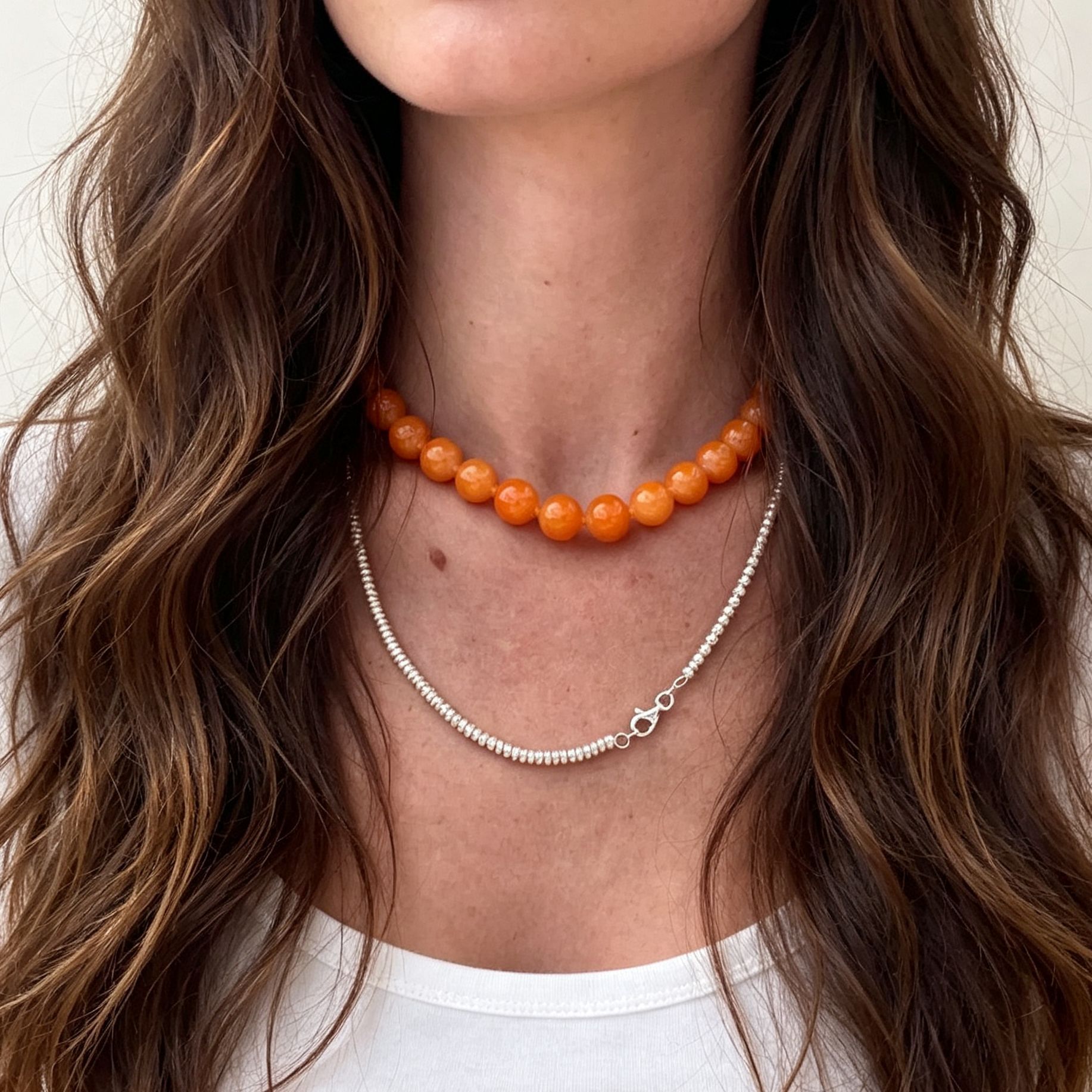 Fashionable and elegant new Chinese-style natural stone orange bead necklace, simple collarbone accessory, orange dopamine niche high-end accessory