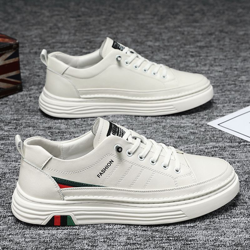 2025 verano nuevos zapatos de patineta coreanos casuales zapatos blancos para hombres cómodos para estudiantes zapatos para hombres