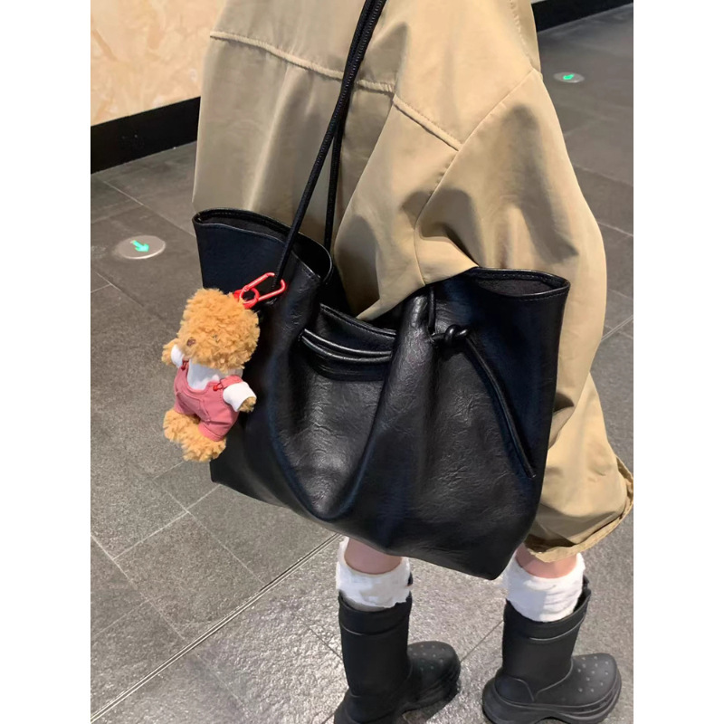 Wholesale High-End Retro Strap Women's 2026 Winter New Large-Capacity Pu Leather Shoulder Bag Fashionable Handbag