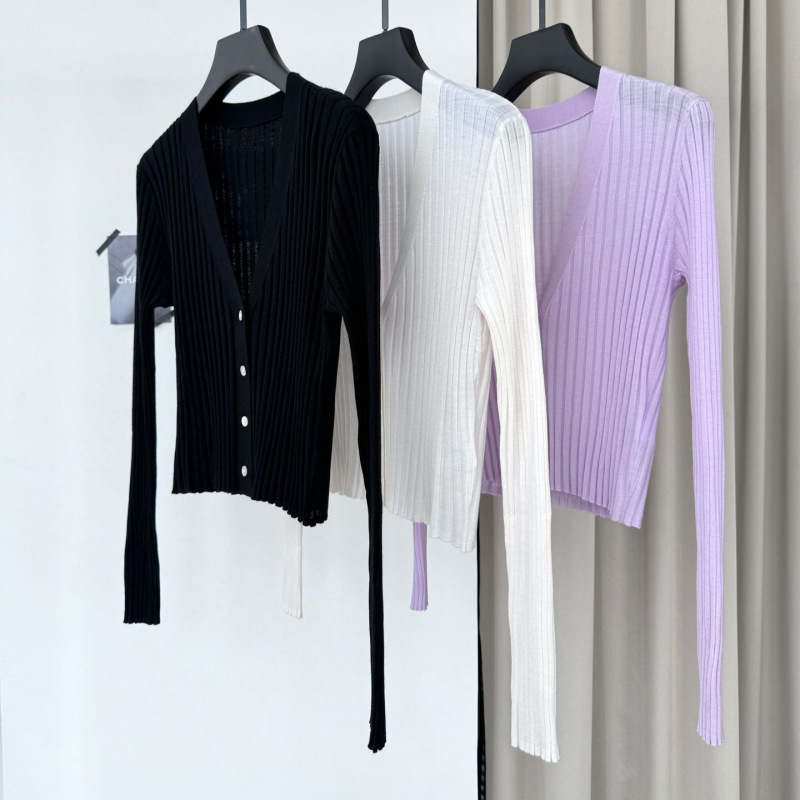 Summer New Star V-neck Pit Solid Color Slimming Ultra-fine Full Wool Knitted Short Small Cardigan Top Summer New Star V-neck Pit Solid Color Slimming Ultra-fine Full Wool Knitted Short Small Cardigan Top
