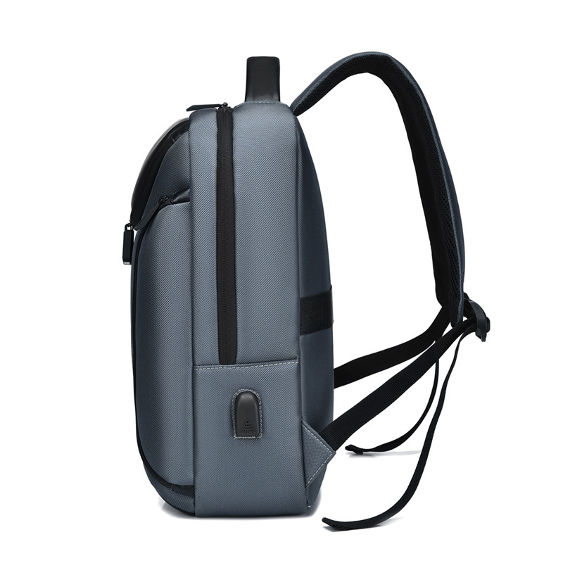 Casual reisrugzak met USB-aansluiting, geschikt voor een 16-inch laptop, bedrukt met logo._voghion.com