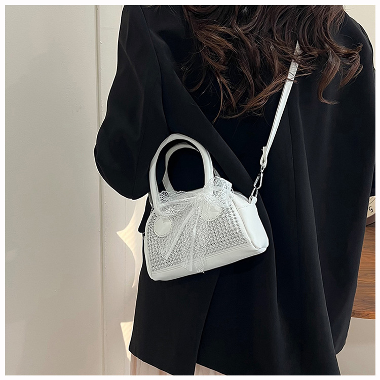 178g Weight Polyester Lining Material Sewing Thread Fashion Element Zipper Closure Type Single Shoulder Strap Strap Type Saddle Bag Bags Type Casual Occasion Pu Leather Material Bow Knot Pattern All Seasons Season Women's Gender Streetwear Style Square Shape Women's Pu Leather Bow Knot Streetwear Sewing Thread Square Zipper Saddle Bag 6