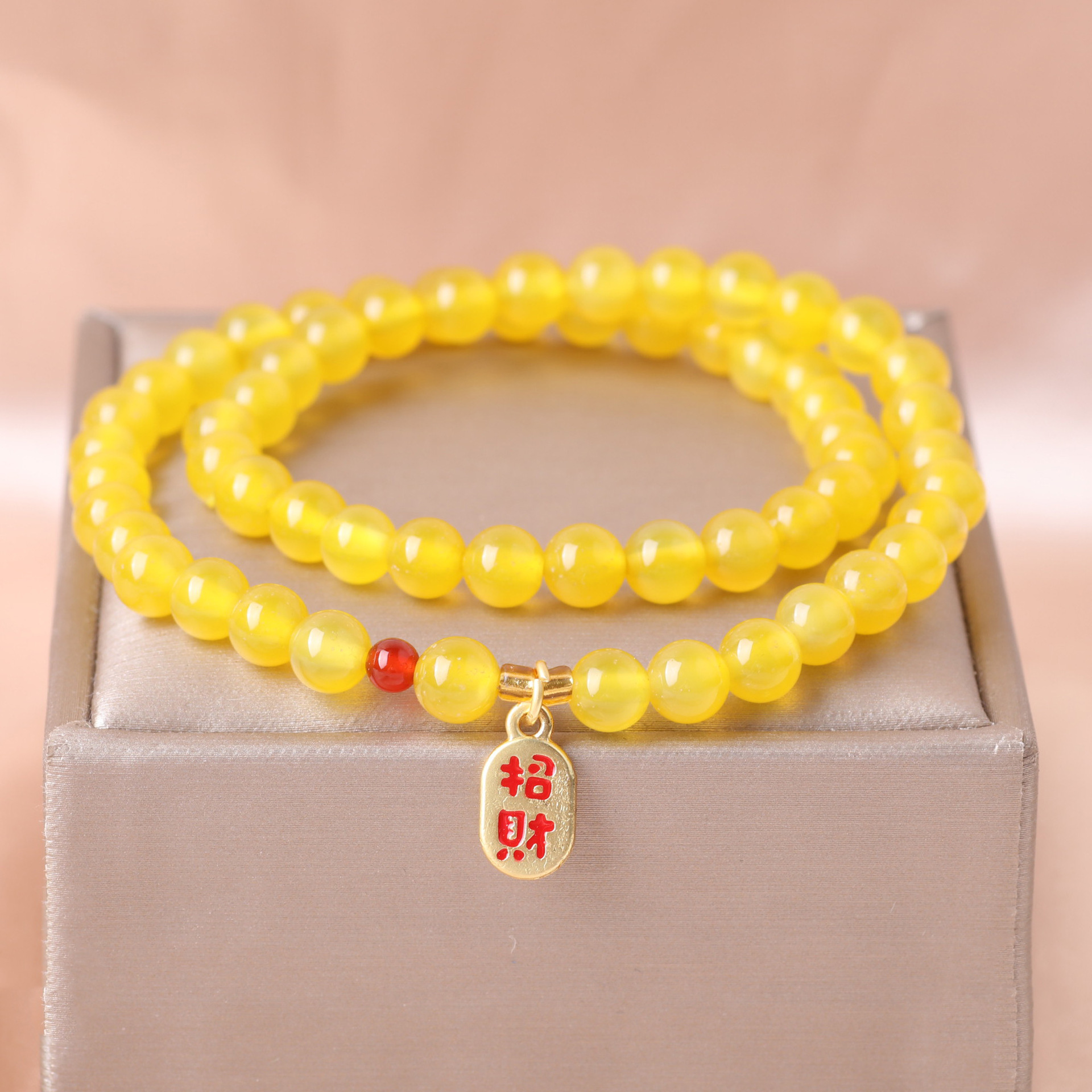 Brazalete de cuentas de ágata rojo para mujeres lujoso ligero delicado de alta sensación joyería de mano de verano colgante de mano