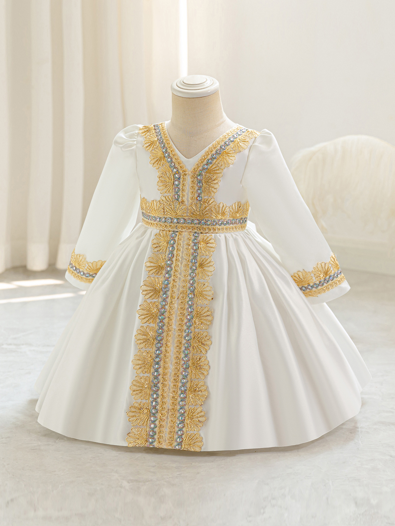 Europa y América comercio exterior vestido de niña vestido de princesa vestido de banquete vestido de noche de mangas largas vestido vestido de impresión floral vestido de espectáculo
