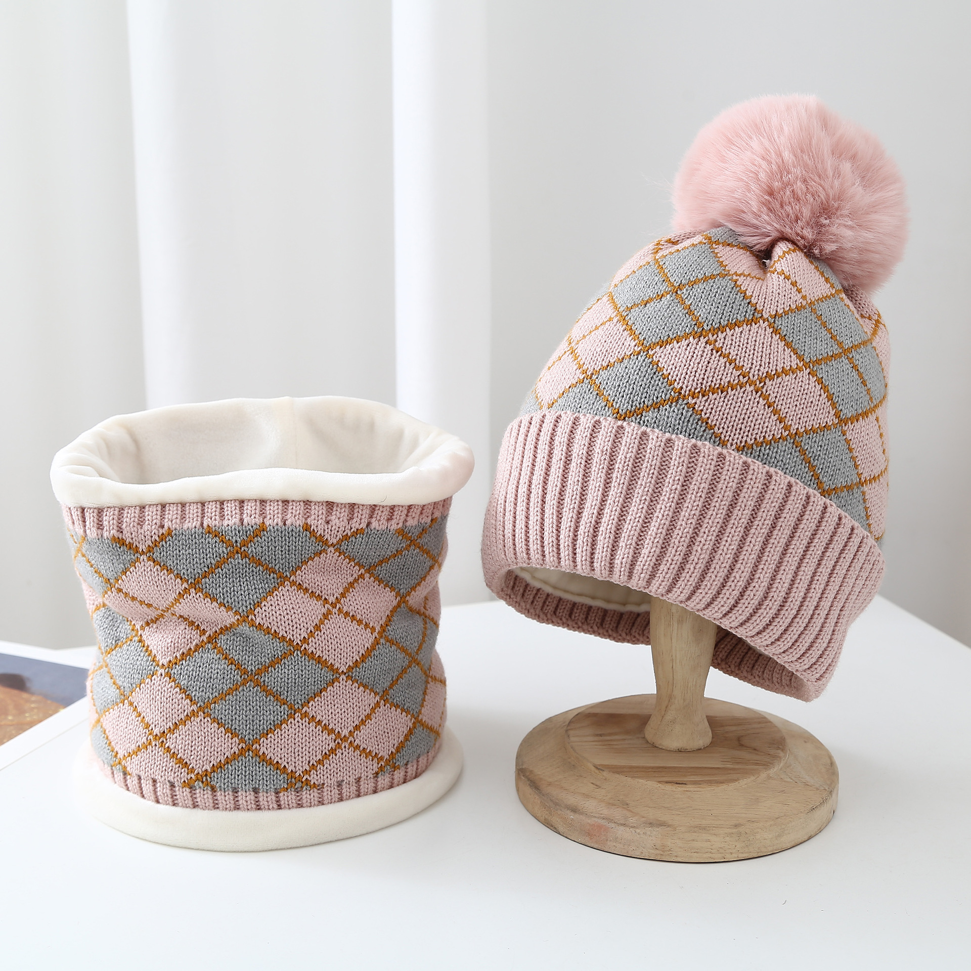 Sombrero de mujer invierno en forma de diamante Pañuelo de color a cuadros de dos piezas sombrero de lana de moda Otoño e Invierno cálido a prueba de frío image 10