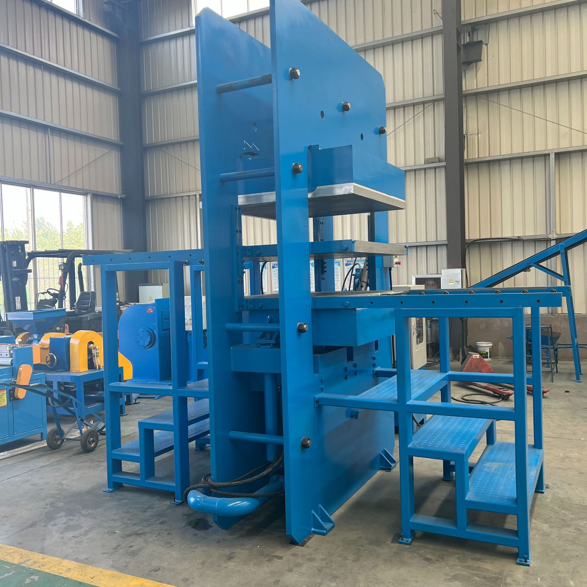 青岛300吨双层前后出入模硫化机-伺服电机液压系统精准压力控制硫