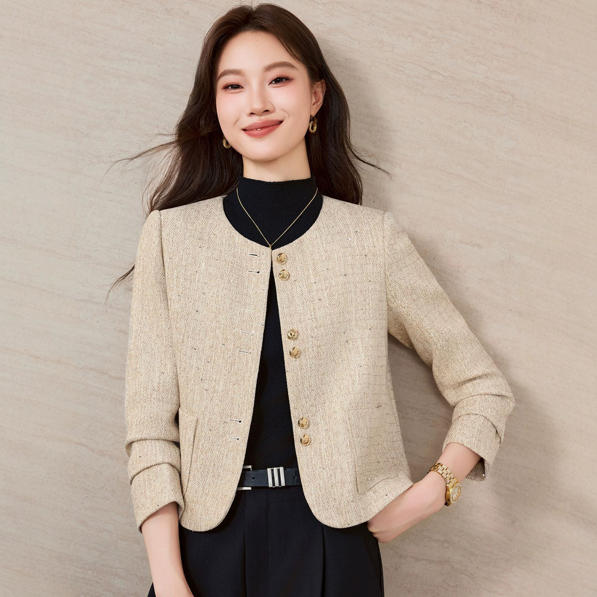 Women's lightweight Chanel-style jacket, new autumn 2026 style, early autumn high-end suit jacket, short style for petite women, spring and autumn top.