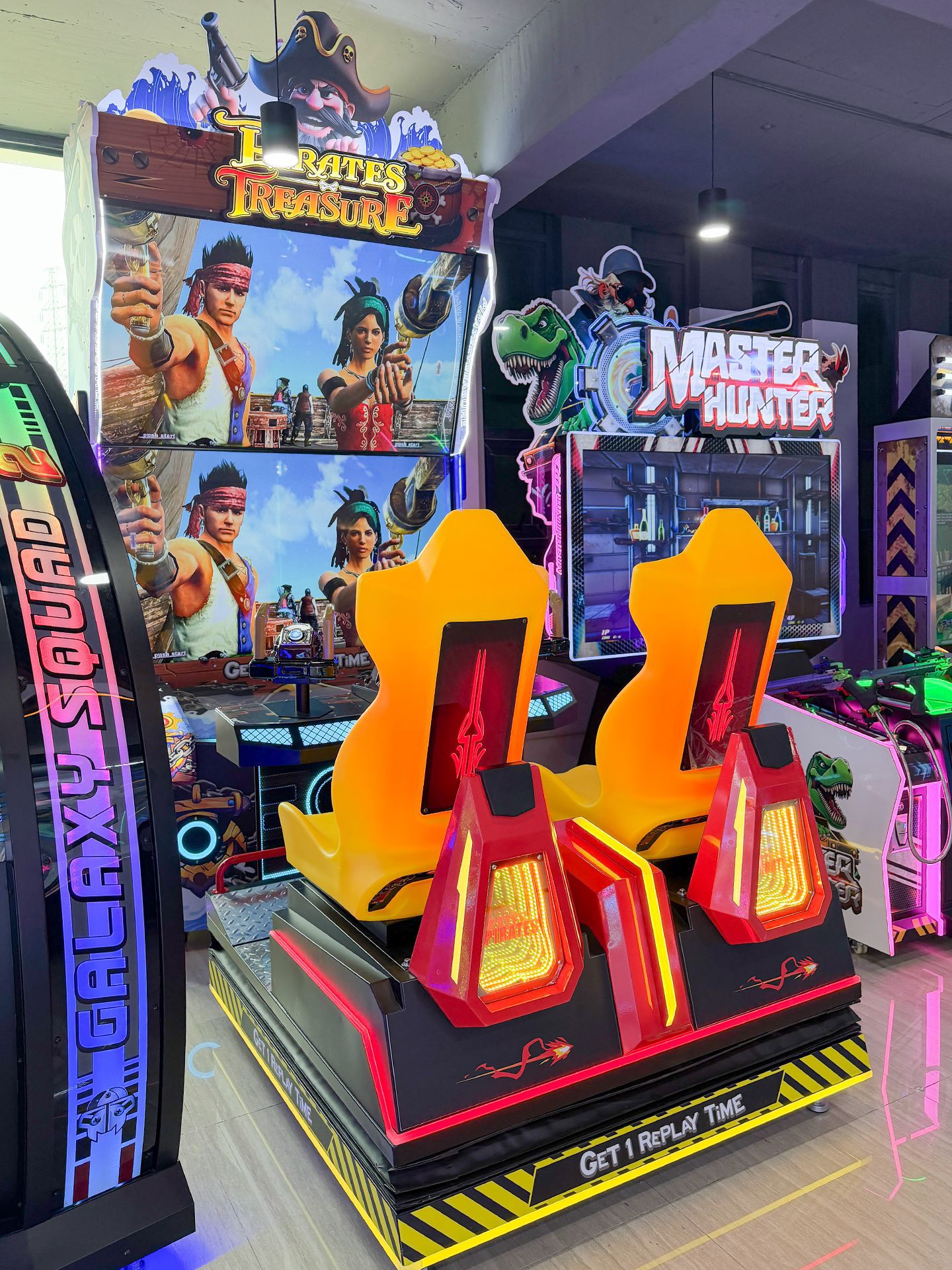 Juegos de pantalla gigante de entretenimiento comercial láser simulador de juegos de disparos de doble jugador fuente de equipos de entretenimiento fabricante de escaneo de código