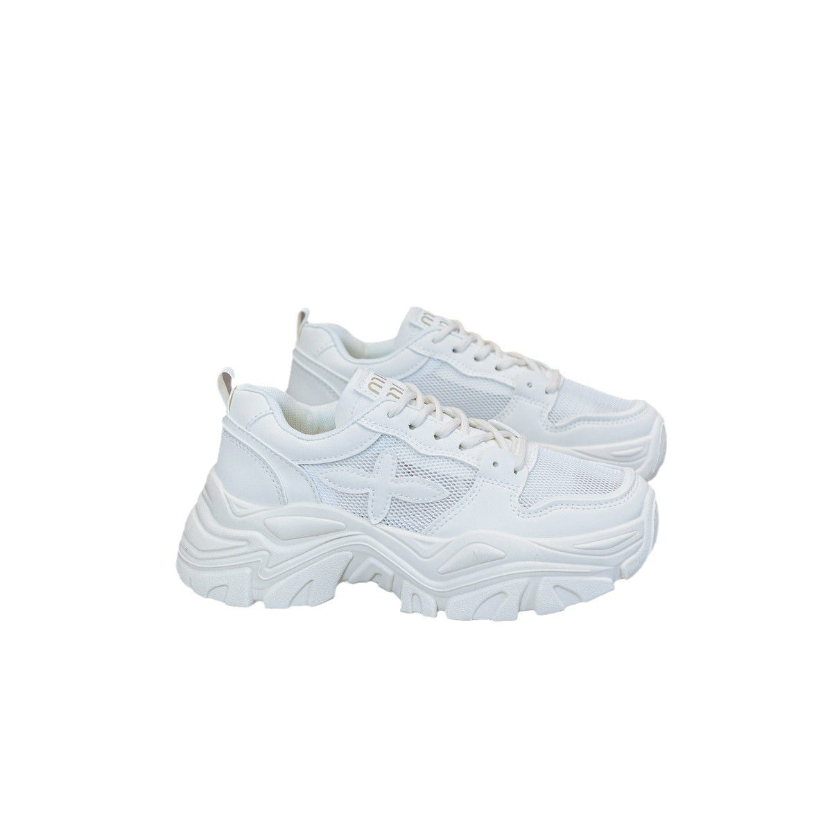 Los zapatos de verano de las mujeres nuevos zapatos blancos transpirables de altura interior de suela gruesa aumentan la altura de los zapatos de mujer 2024 explosión