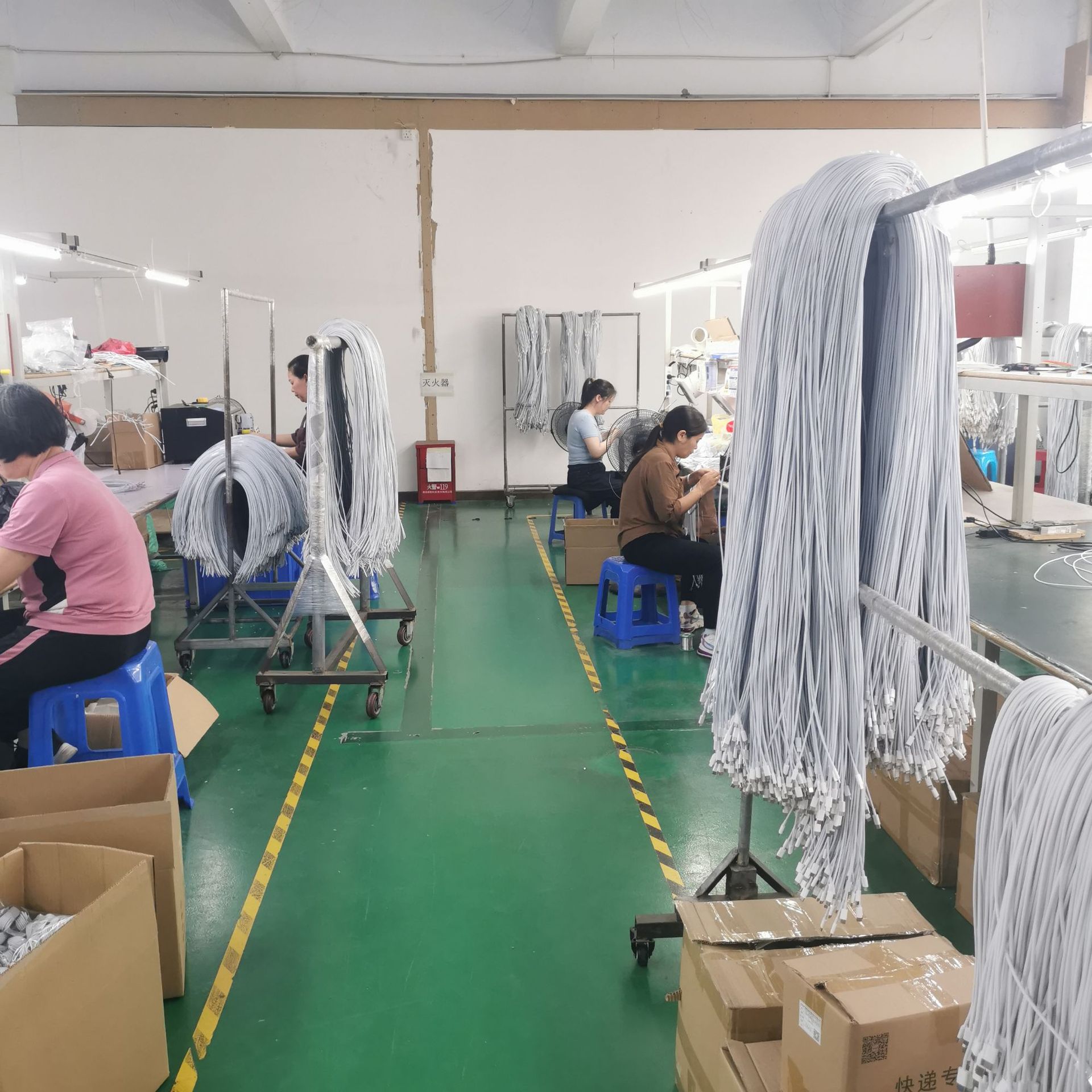 适用w11跨境专供iwathc磁吸手表充苹果手表无线充苹果手表充电器