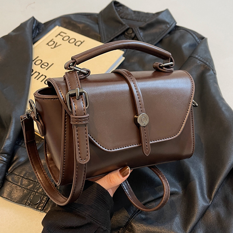 Women's Bags 2024 New Versatile Autumn and Winter Retro Single Shoulder Crossbody Bag Trendy Popular Small Square Handbag