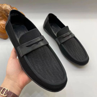 ���ľW���w������Ь͸����ʿ�r�г����̿��ɫ���eƤЬһ�_�����_