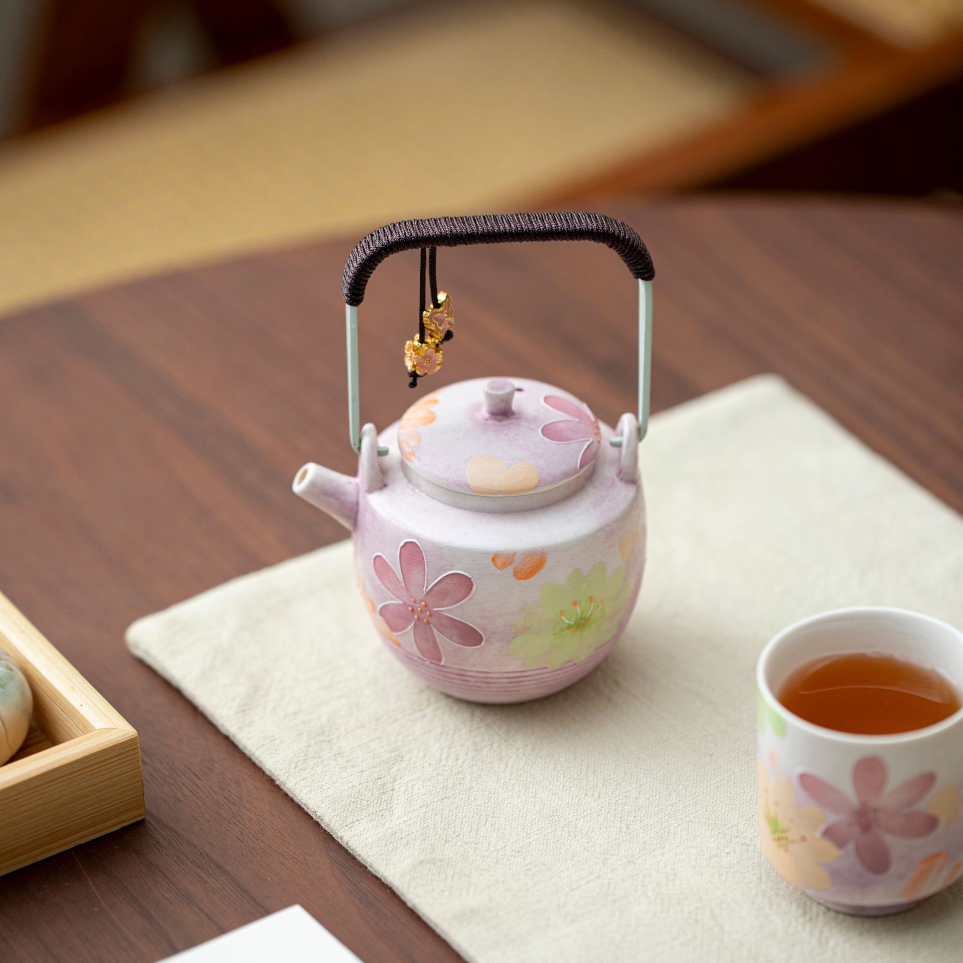 洒紫手绘雏菊茶壶泡茶家用单壶陶瓷提梁壶精致茶水分离壶功夫茶具