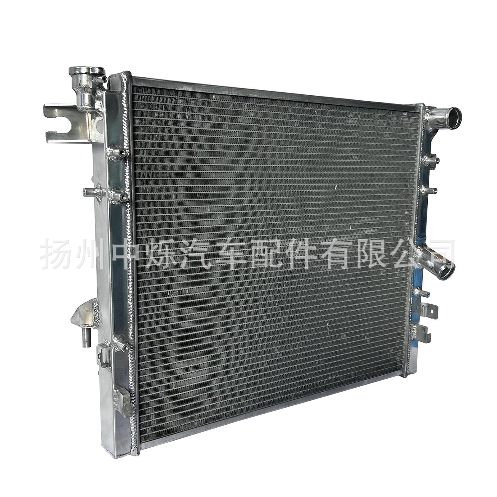Factory in stock direct sales all-aluminum car water tank suitable for models Jeep Wrangler JK HEMI 07-18