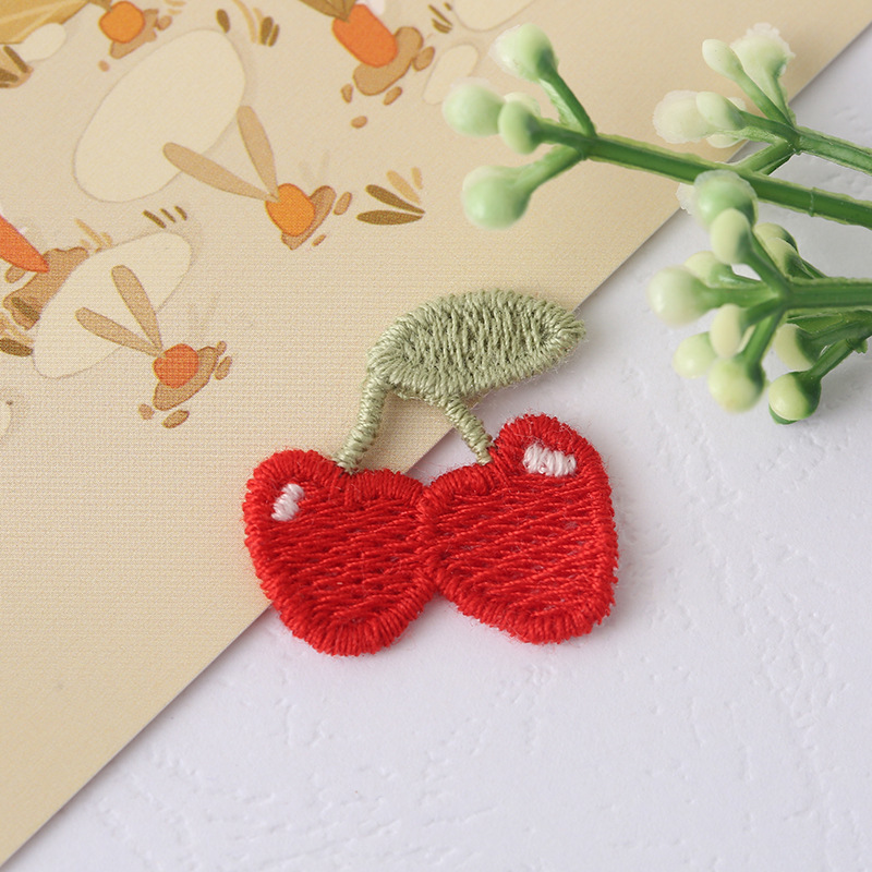 かわいいアップルチェリー刺繍布ステッカーぬいぐるみ服スカーフアクセサリー装飾ステッカーミニ携帯電話バッグ自己粘着|undefined