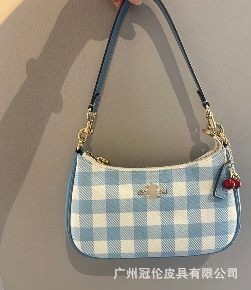 Blue and white plaid + gift box