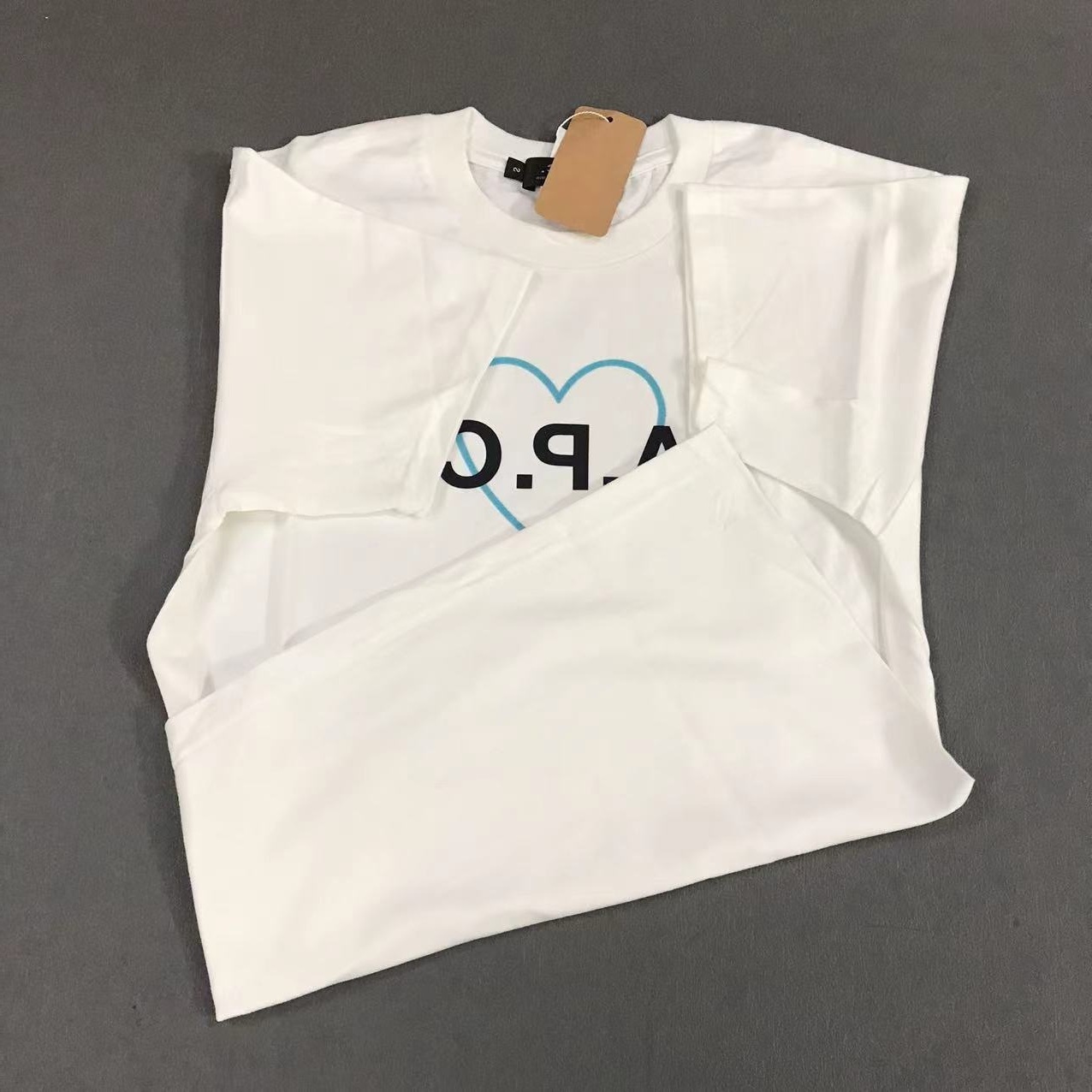 New Product Apc Japanese and Korean Popular Apc Heart Flocking Pattern Printing Normal Size T-Shirt Men and Women Couple Shirts