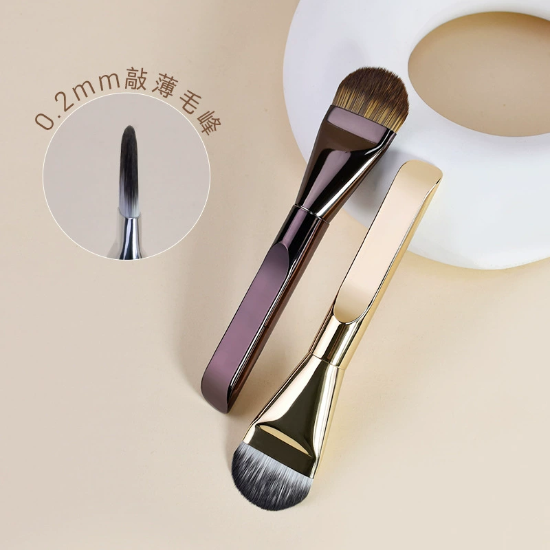 Foundation Brush, Ultra-Thin Soft Bristles, No-Trace Finish, 16 cm Compact Handle