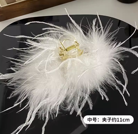 夏の新しいハイエンドオーストリッチぬいぐるみヘアクリップ女性のための大型サメクリップ黒羽グリッパー頭飾りクリップ|undefined