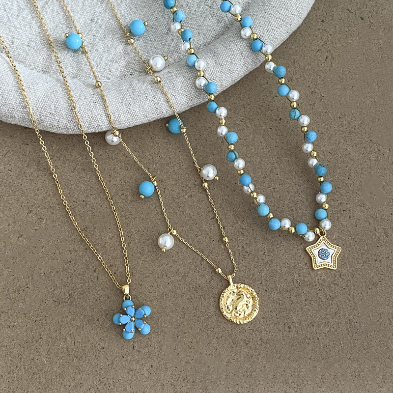 Retro geometric necklace from pearl