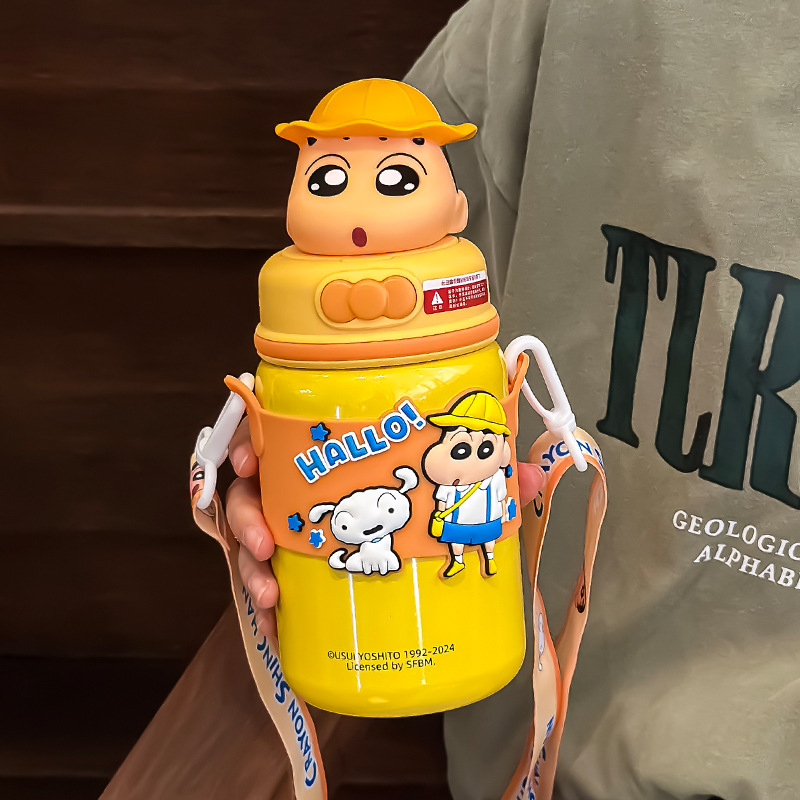 Crayón pequeño nuevo taza de aislamiento de alta calidad para niñas taza de agua de paja 2024 nuevo regalo de cumpleaños taza de estudiantes