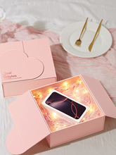 ��ɫ�@ϲ�Y������նY�пպ���С�YƷ�л��yƷ���b�Ѓxʽ��Ů