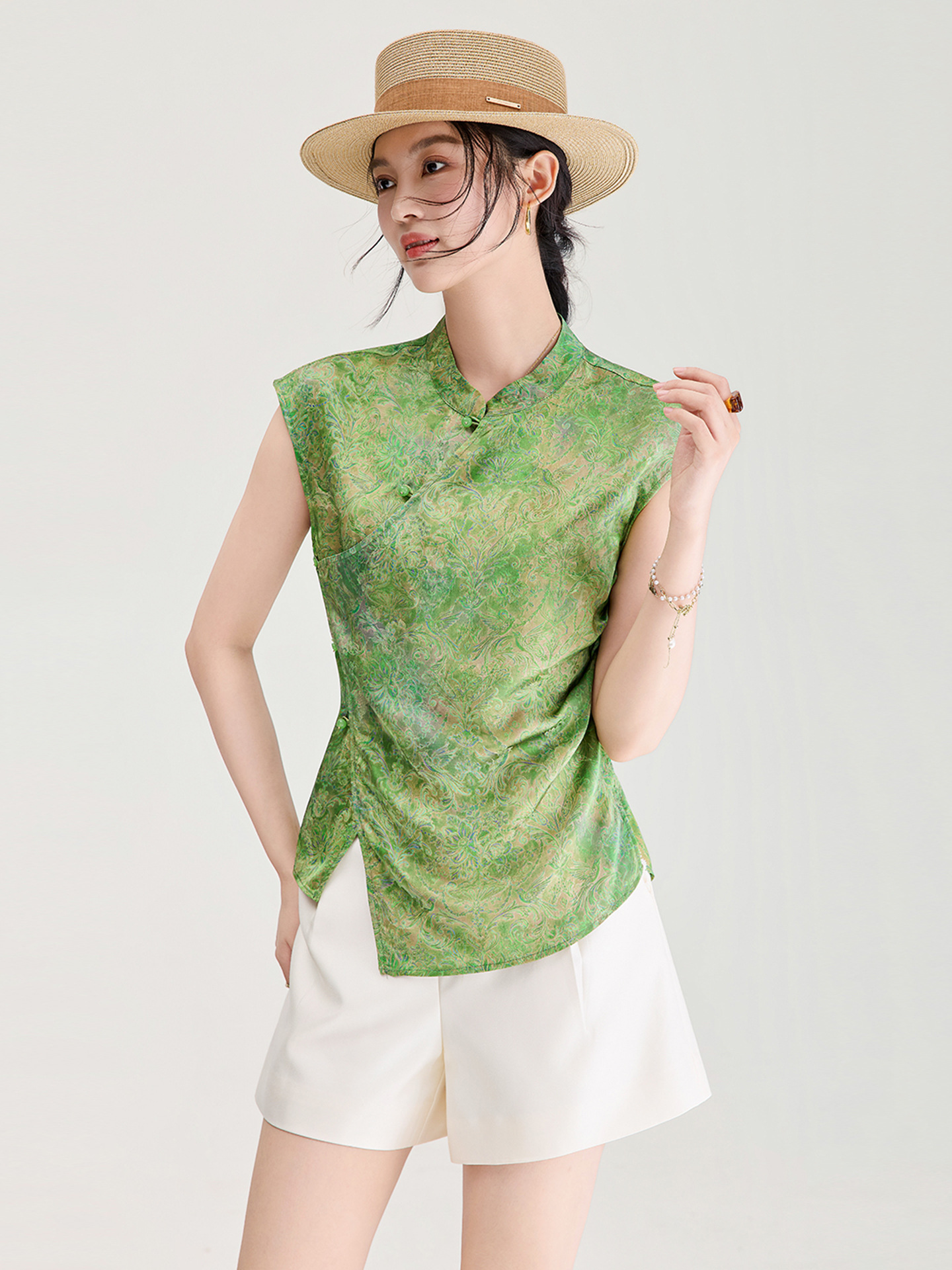 Áo vest không tay nữ kiểu Trung Quốc mới, chất lụa Jacquard nhuộm chìm, tà áo chéo, mặc mùa hè — màu xanh nhạt
