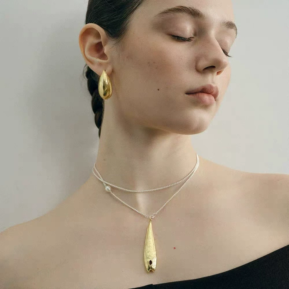 Double-sided universal earrings