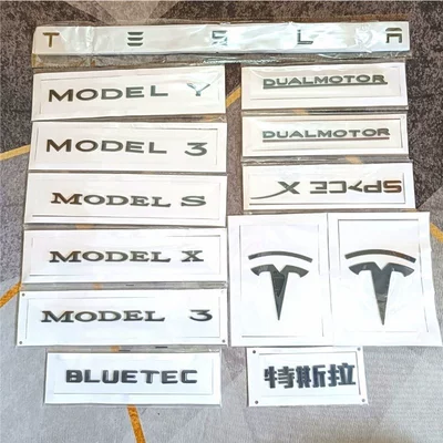 Car logo Model 3 and Model Y