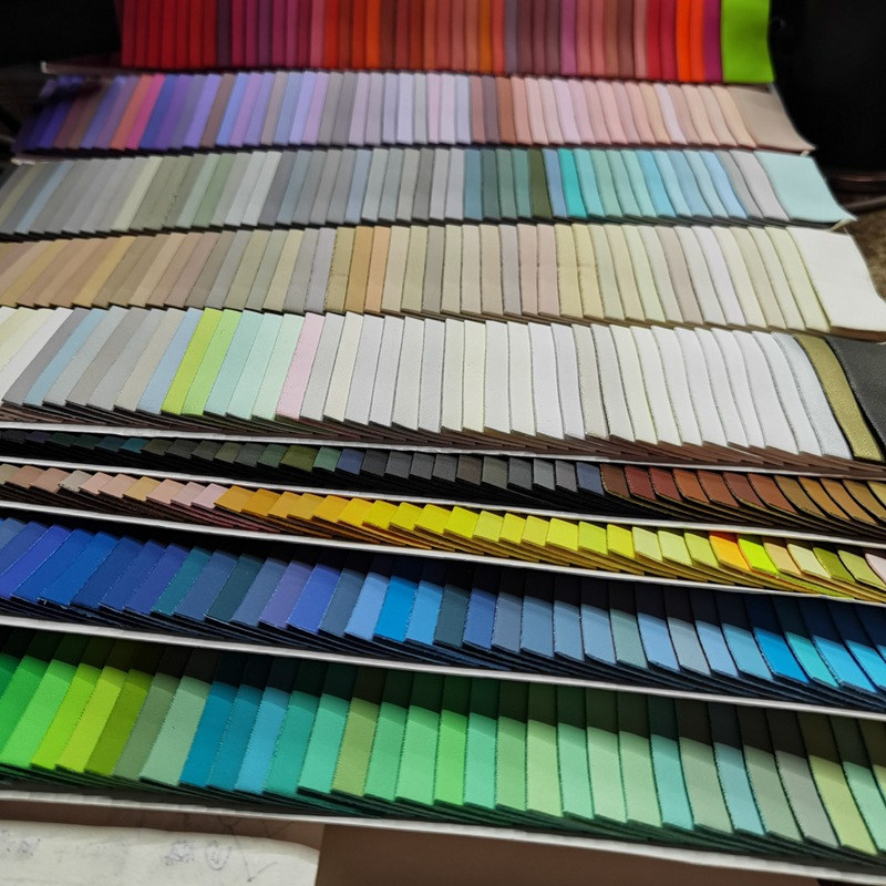 新款加厚沙发皮革彩色仿超纤皮革箱包革装饰皮革450种颜色