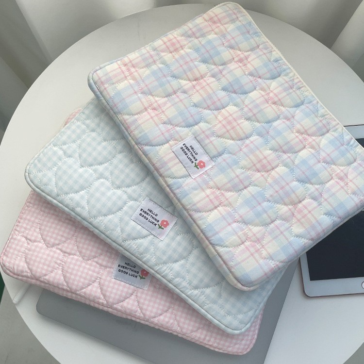 Fresh and simple plaid heart-patterned quilted inner bag, gentle style zipper laptop bag, fabric notebook and tablet bag