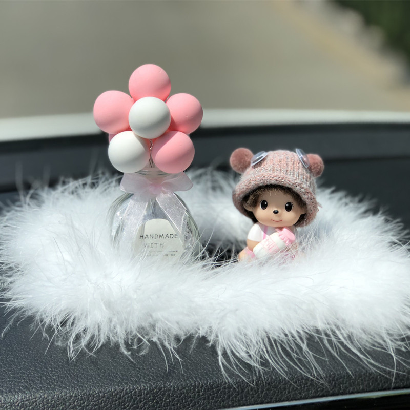 Decoración de automóviles lindos perfumes de automóviles adornos personales creativos Monchichi consola central accesorios interiores de automóviles globos mujeres
